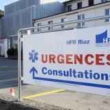 Une initiative parlementaire vise à empêcher les consultations inutiles aux urgences des hôpitaux. (Photo d'archives) KEYSTONE/ANTHONY ANEX